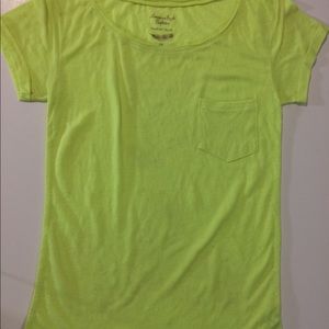 American Eagle womans S/P feather light neon T